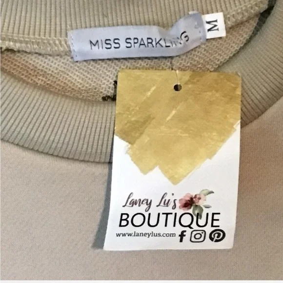 Chic Beige Long Sleeve Crop Top - Picture 2 of 4